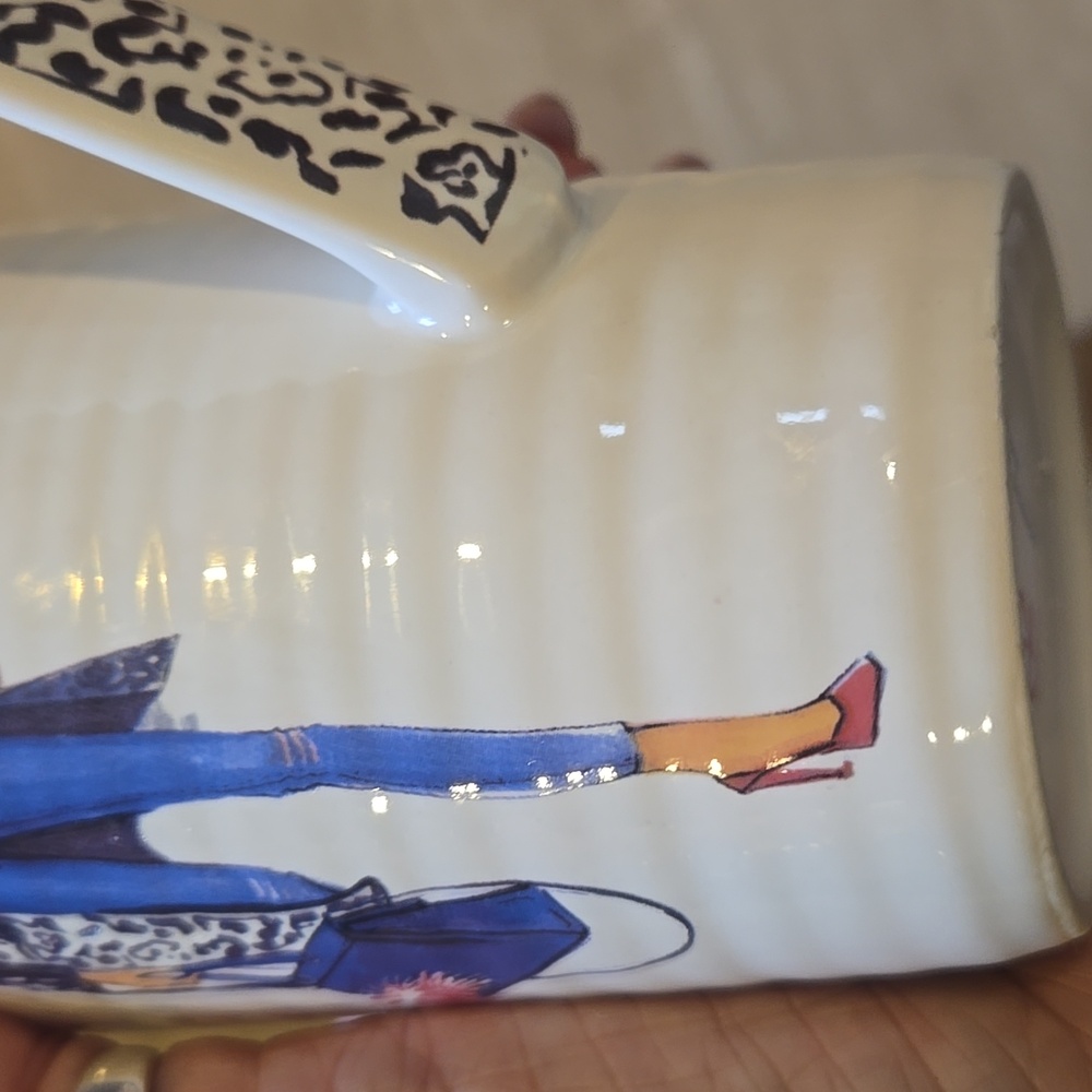 Rongrong Shopping Girl Tall Mug - Picture 7 of 7